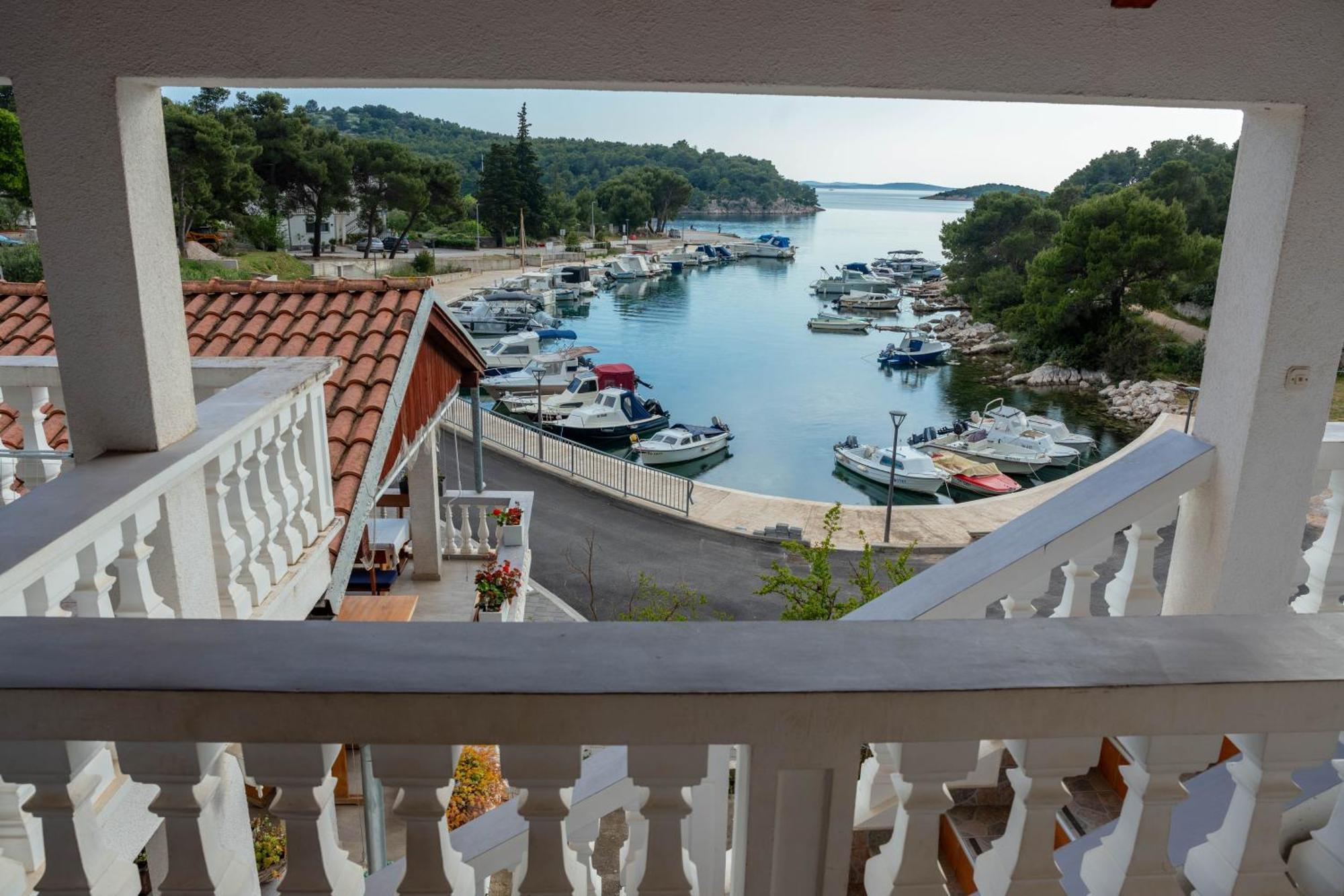 Plavi Val Apartments Tribalj 外观 照片